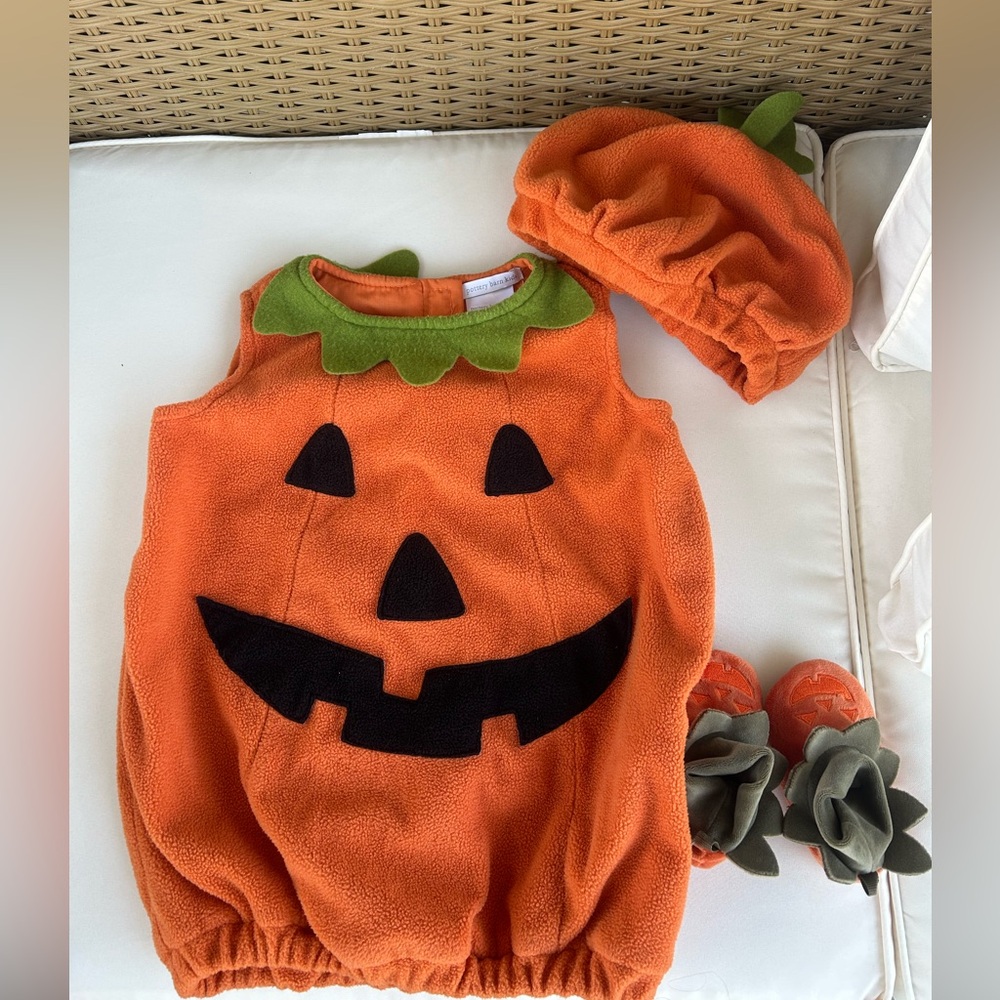 Pottery Barn Baby Pumpkin Costume 12-24 months